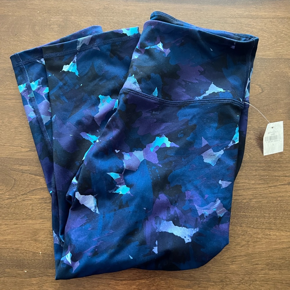 Old Navy Blue Watercolor Floral High Rise Compression Crops - Large - NWT